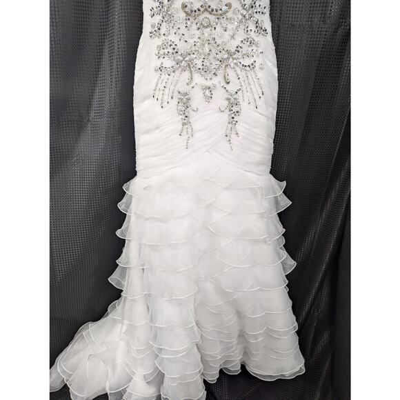 VENUS & BELLA! LUXE WHITE SCALLOPED LAYERS, JEWELED BODICE WEDDING GOWN! SZ 14 - Picture 5 of 15